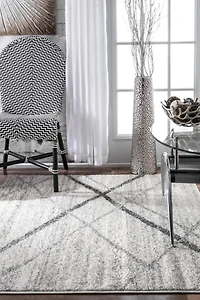 Gray Thigpen Diamond Area Rug