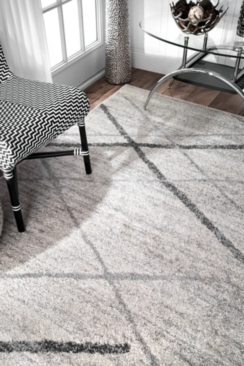Gray Thigpen Diamond Area Rug
