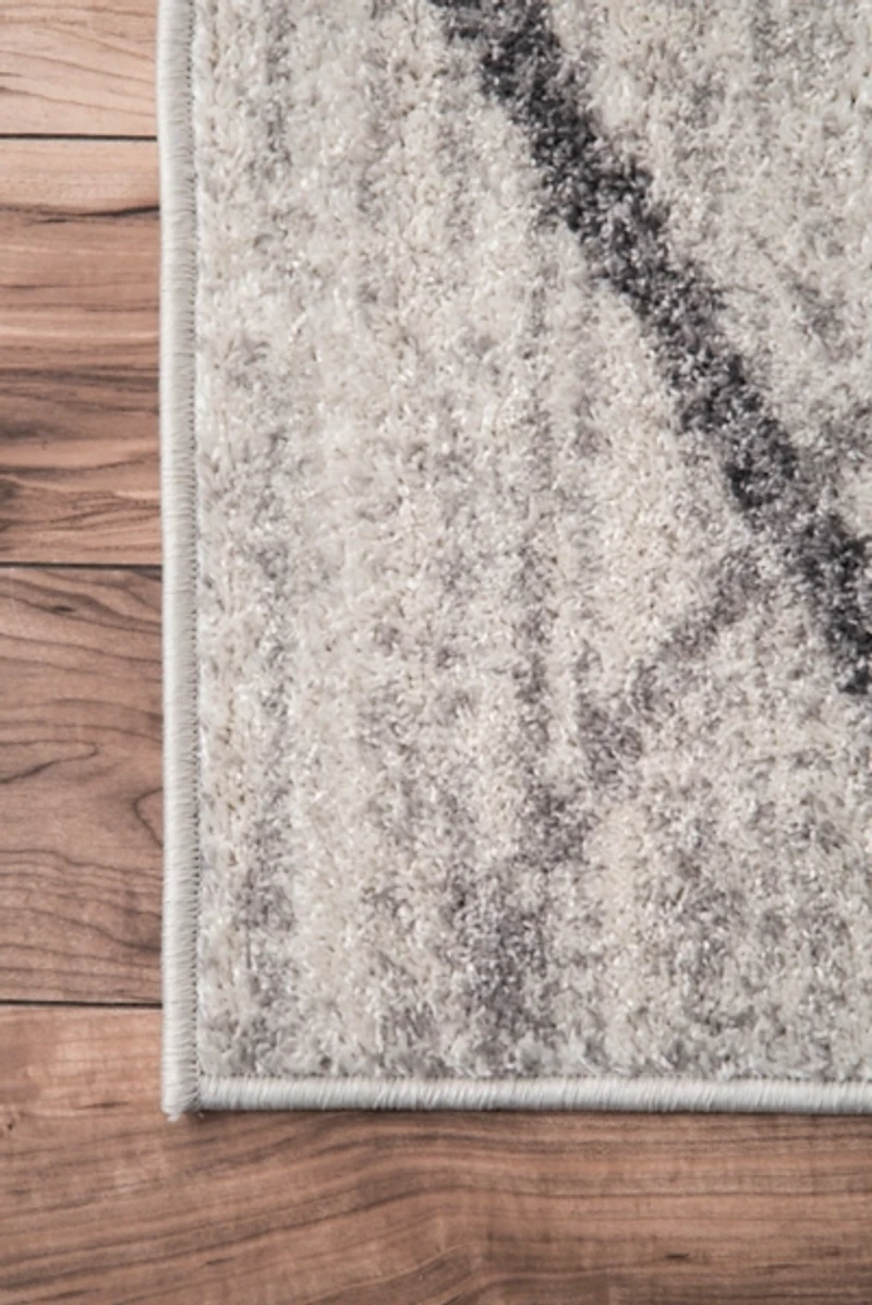 Gray Thigpen Diamond Area Rug