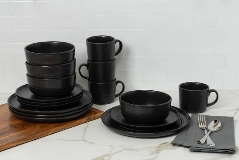 Black Matte Double Line 16-pc. Dinnerware Set