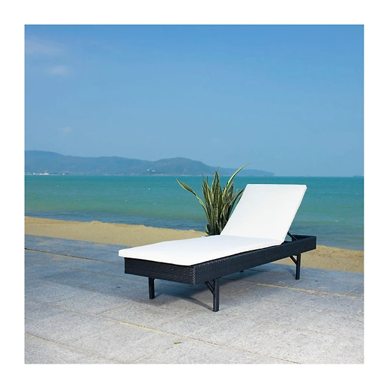 SAFAVIEH Black Wicker Chaise with Beige Cushion