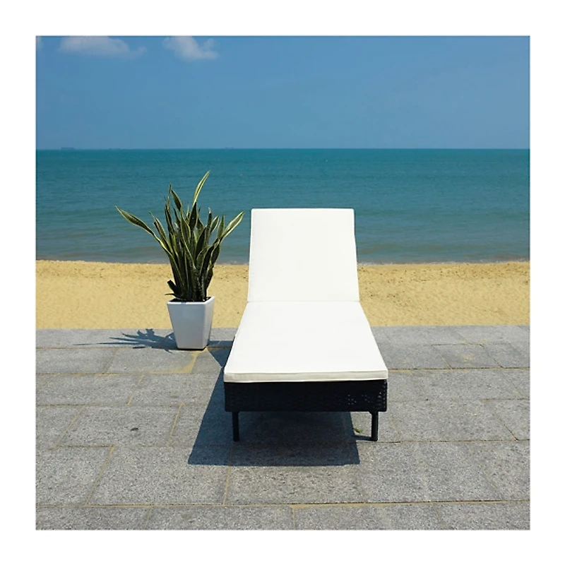 SAFAVIEH Black Wicker Chaise with Beige Cushion