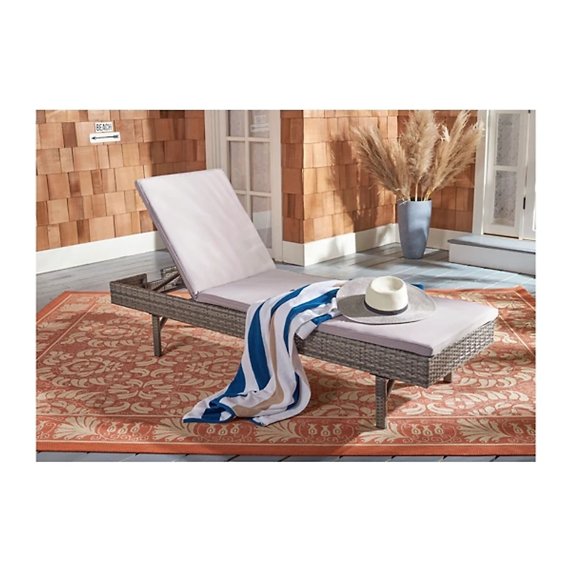 SAFAVIEH Gray Wicker Chaise with Gray Cushion
