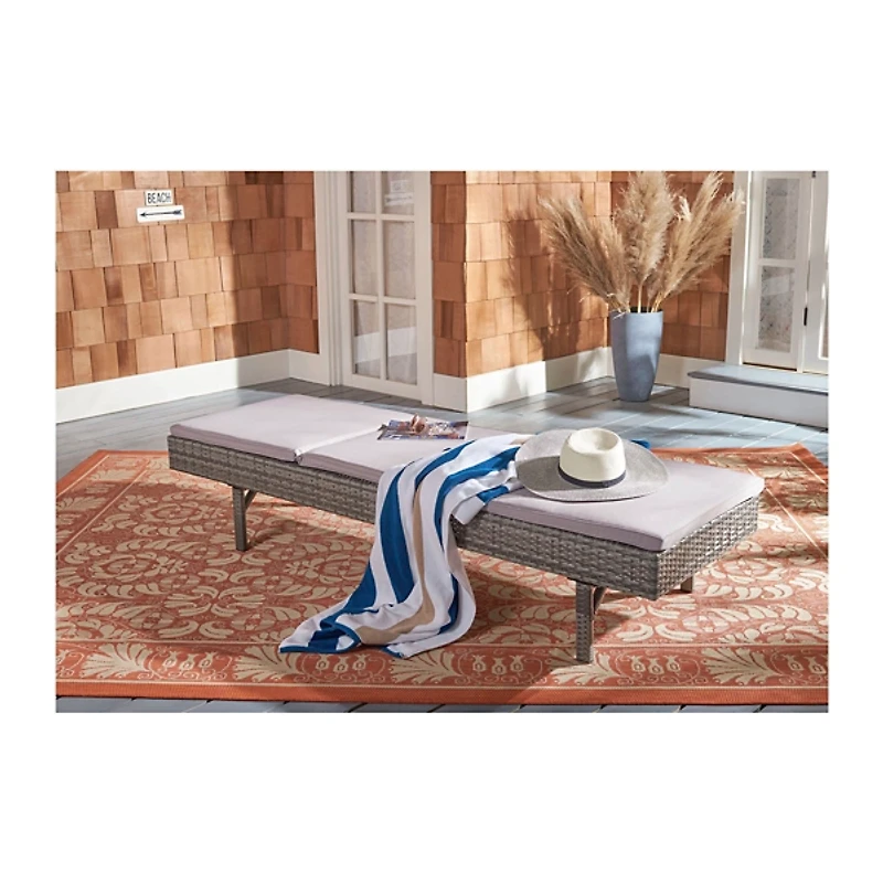 SAFAVIEH Gray Wicker Chaise with Gray Cushion