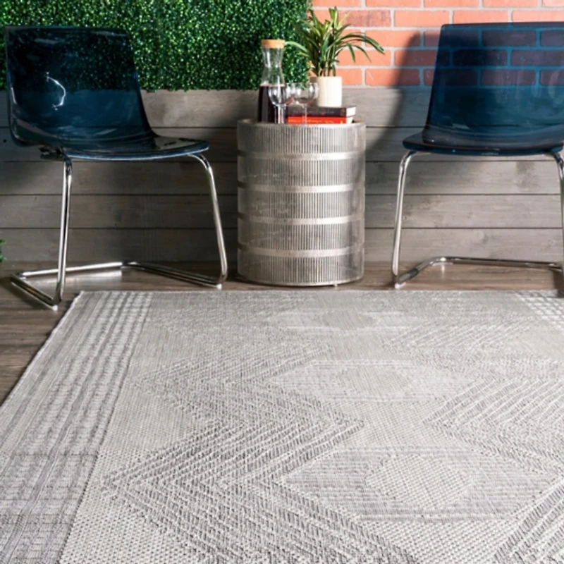Raina Tribal Zig Zag Outdoor Rug