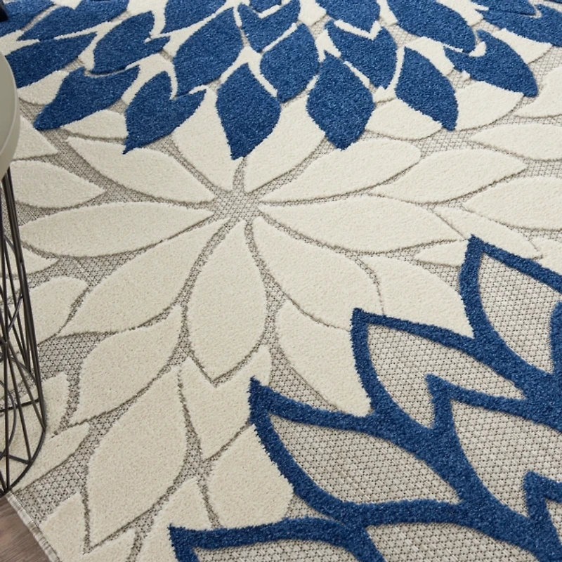 Navy Bright Floral Burst Outdoor Area Rug, 7x10
