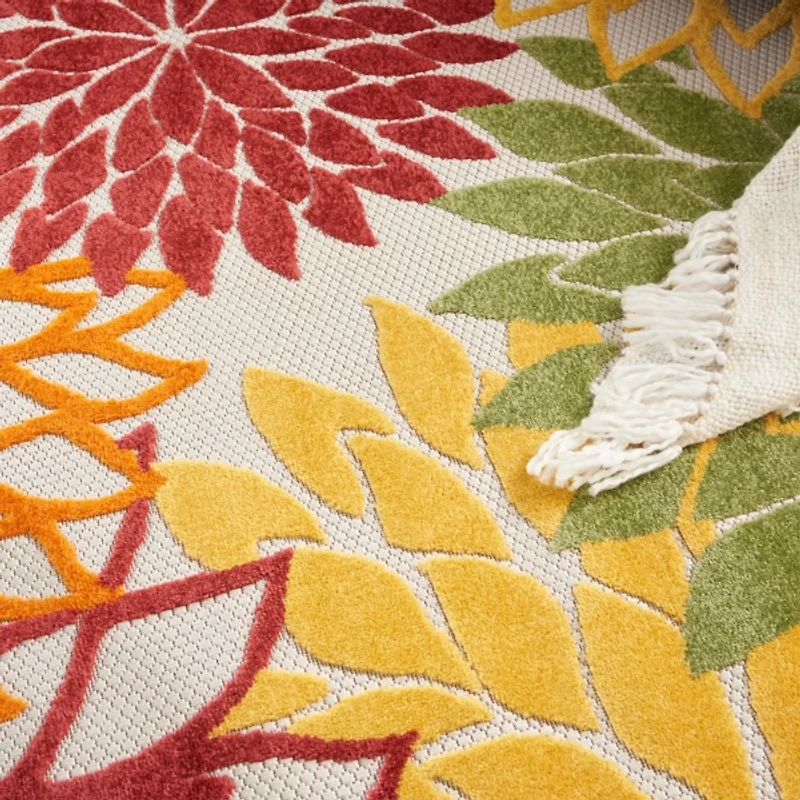 Red Floral Burst Outdoor Round Area Rug