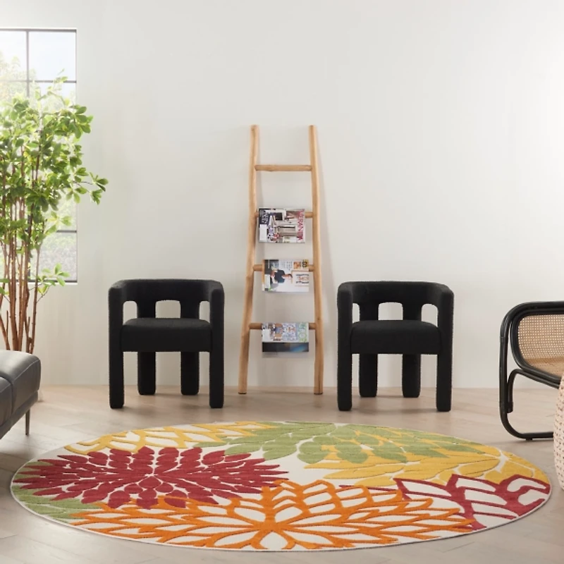 Red Floral Burst Outdoor Round Area Rug, 7 ft.