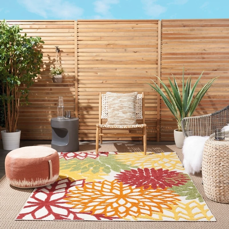 Red Floral Burst Outdoor Area Rug, 5x7