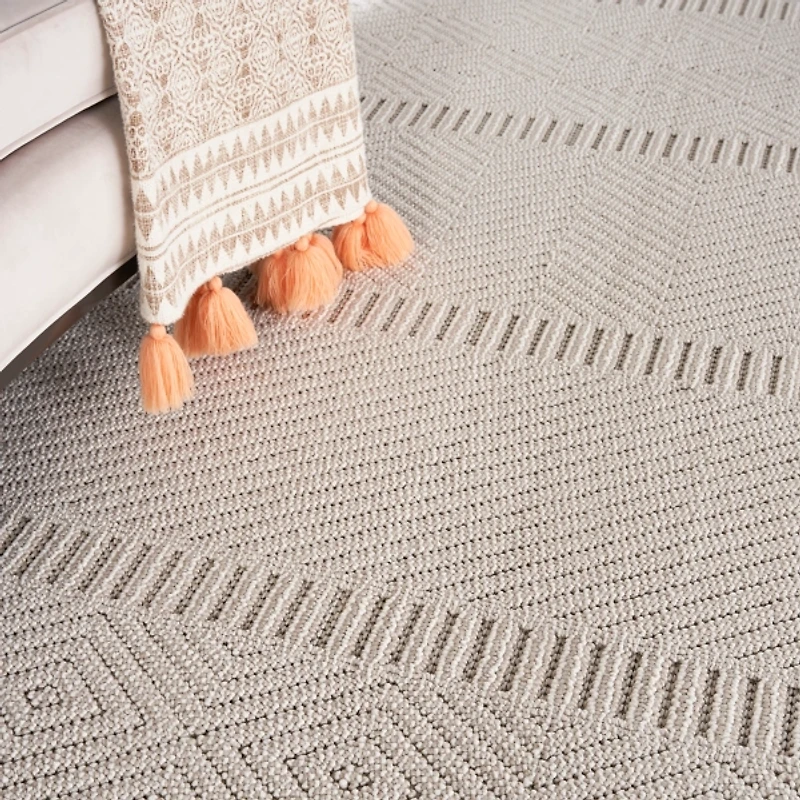 Ivory Chevron Diamond Tasseled Area Rug, 7x10