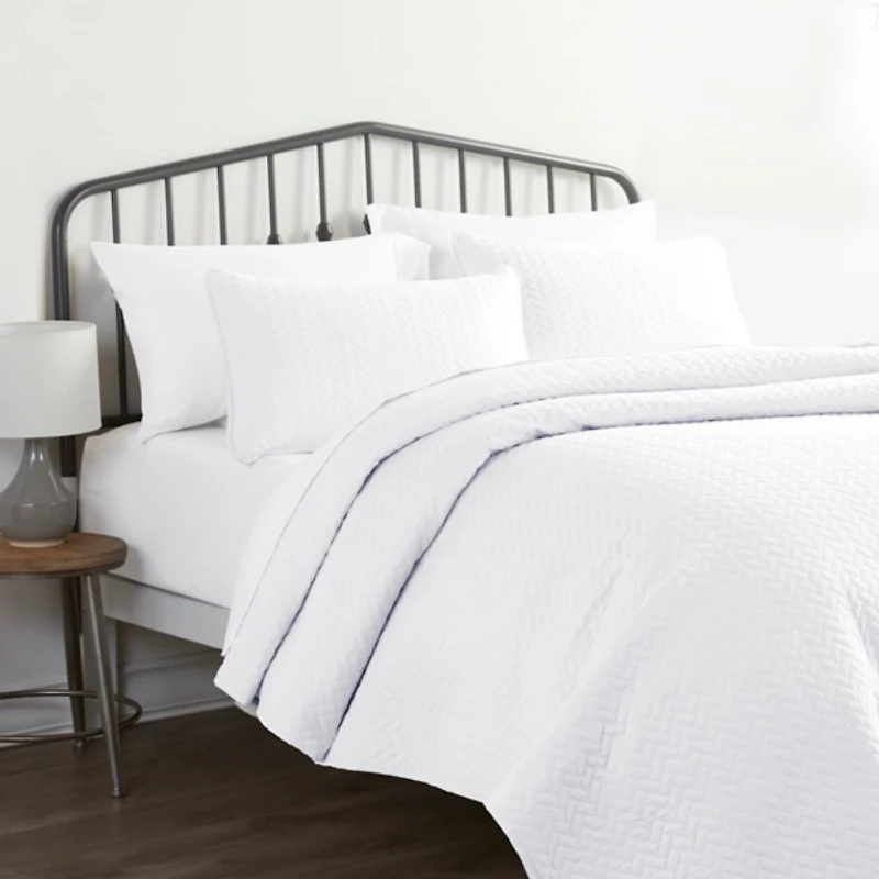 White Herringbone Quilted 3-pc. Queen Coverlet Set