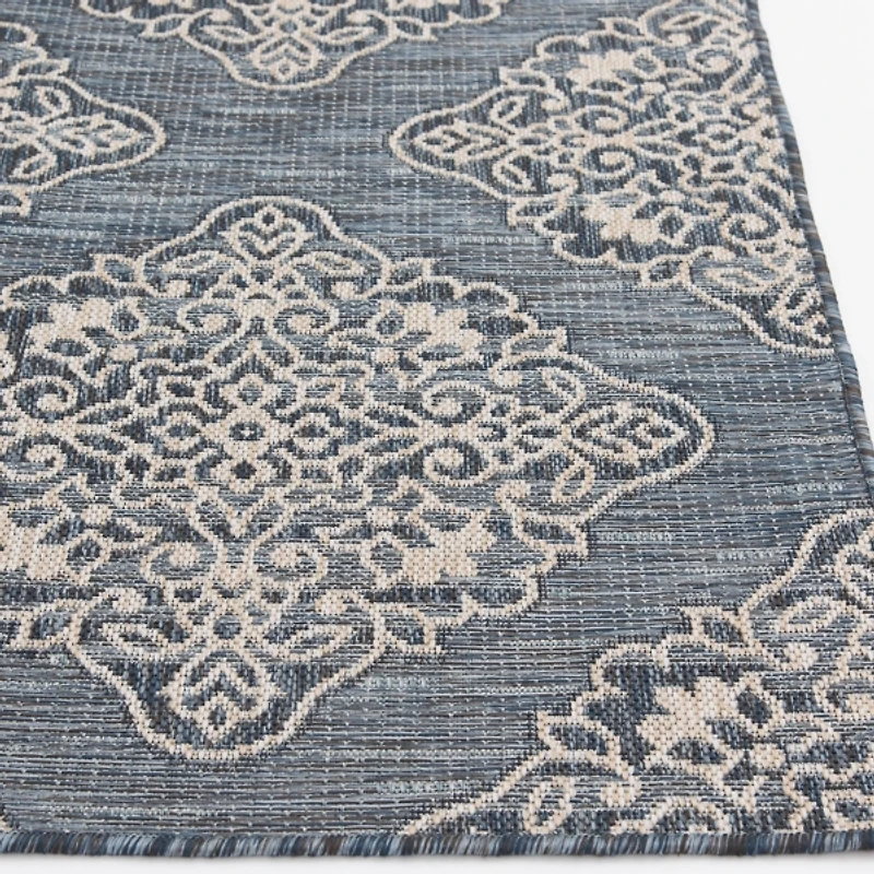Gray Medallion Devora Indoor/Outdoor Area Rug, 7x9