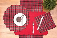 Christmas Red Plaid Scalloped Table Runner