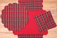 Christmas Red Plaid Scalloped Table Runner