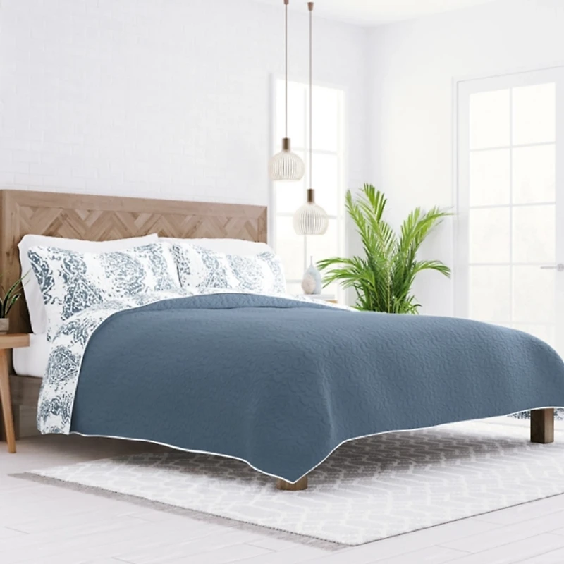 Damask Reversible 3-pc. Queen Quilt Set