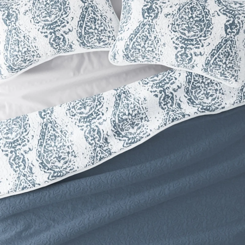 Damask Reversible 3-pc. Queen Quilt Set