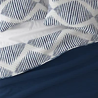 Navy Diamond Line Reversible 3-pc. Queen Quilt Set