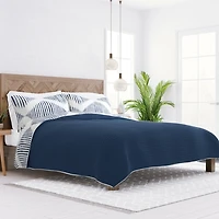 Navy Diamond Line Reversible 3-pc. King Quilt Set