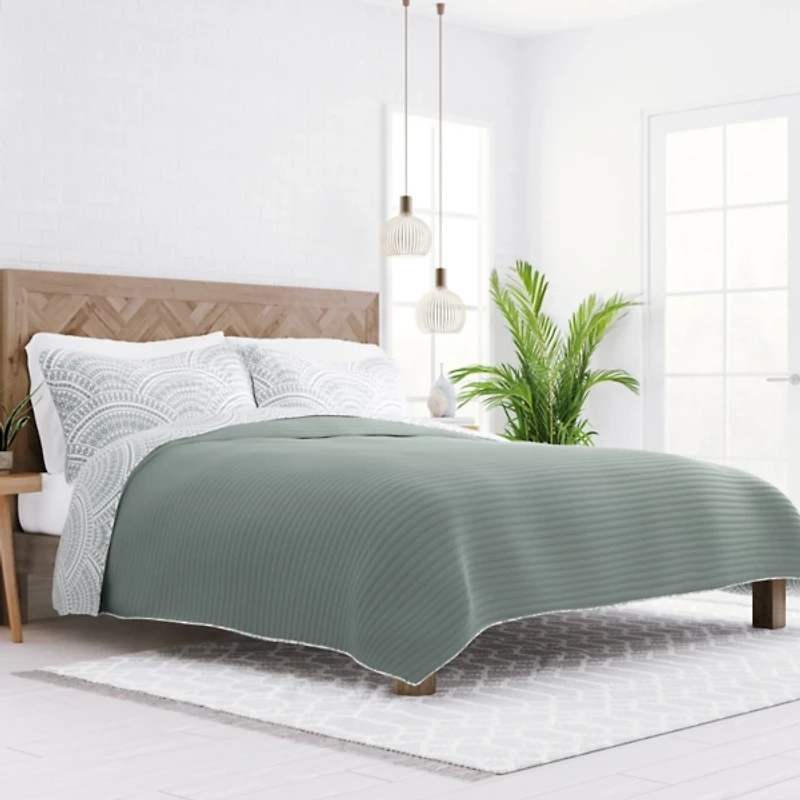 Green Scalloped Reversible 2-pc. Twin Quilt Set