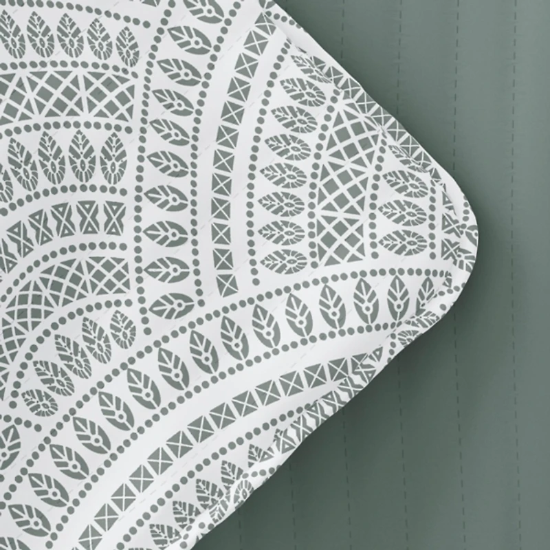 Green Scalloped Reversible 2-pc. Twin Quilt Set