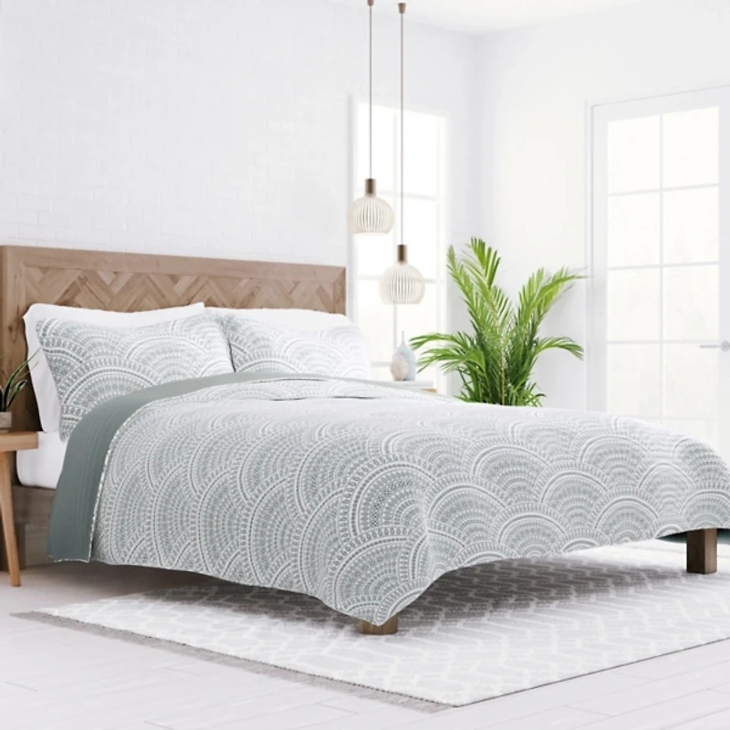 Green Scalloped Reversible 2-pc. Twin Quilt Set