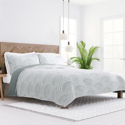 Green Scalloped Reversible 2-pc. Twin Quilt Set
