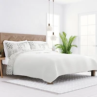 White Trellis Reversible 3-pc. Queen Quilt Set