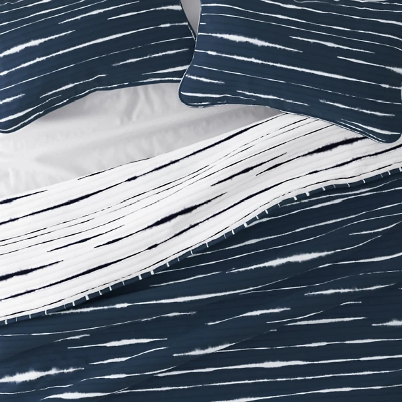 Navy Linear Reversible 3-pc. Queen Quilt Set