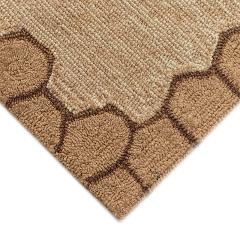 Natural Honeycomb & Bees Outdoor Accent Rug