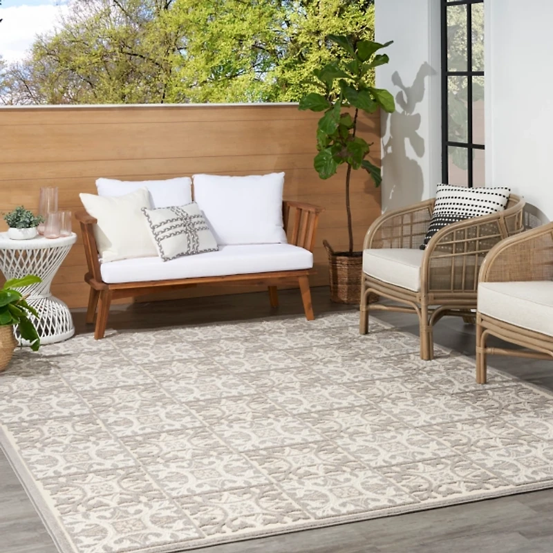 Aloha Ivory Geometric Indoor/Outdoor Rug, 7x10