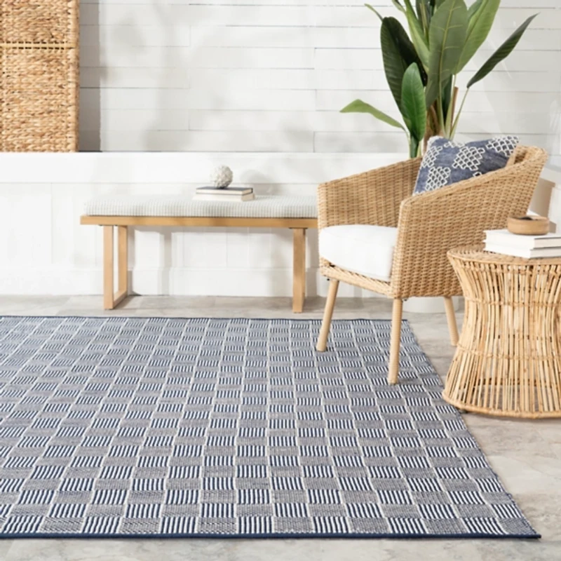 Blue & Ivory Checkered Indoor/Outdoor Rug, 4x6