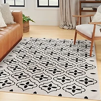 Ivory & Black Quatrefoil Indoor/Outdoor Rug