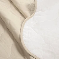 White and Tan Scallop 3-pc. King Quilt Set