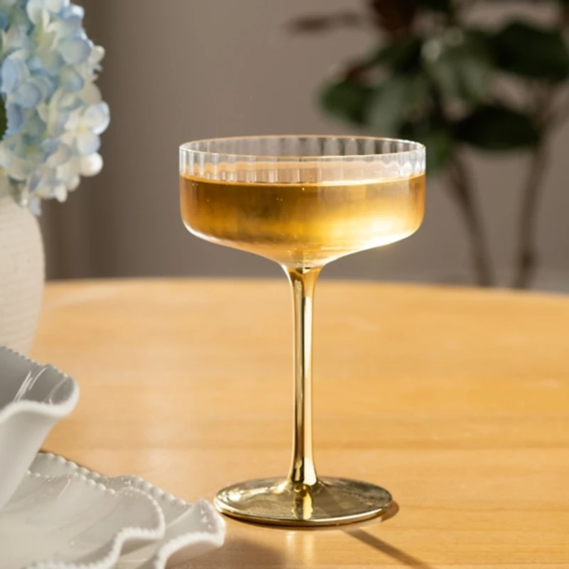 Ripple Gold Base Coupe Wine Glass