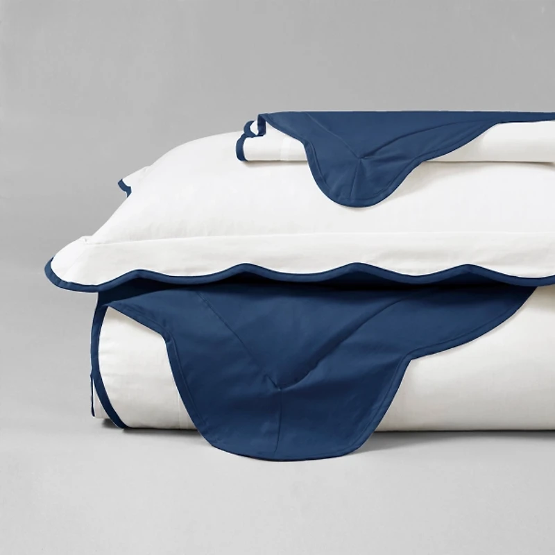 Navy Scallop Edge 3-pc. Full/Queen Duvet Cover Set