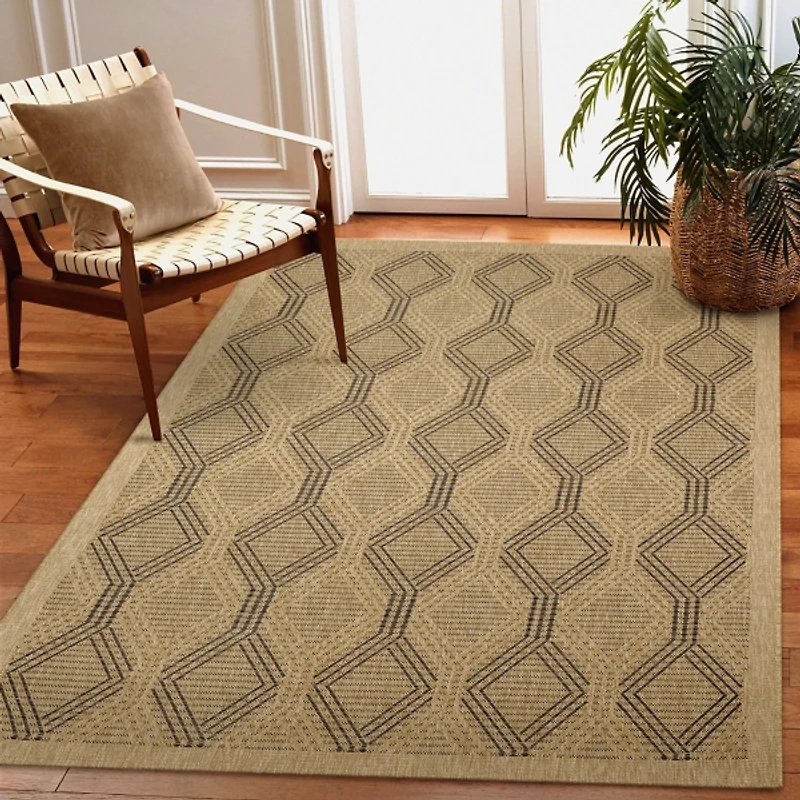 Tan & Black Diamonds Indoor/Outdoor Area Rug, 5x7