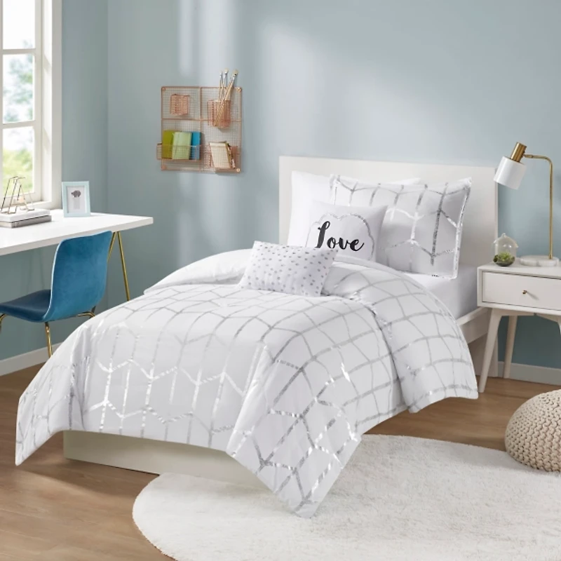 White Metallic 4-pc. Twin/Twin XL Comforter Set