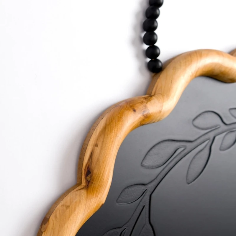 Black Scalloped Monogram P Wall Plaque