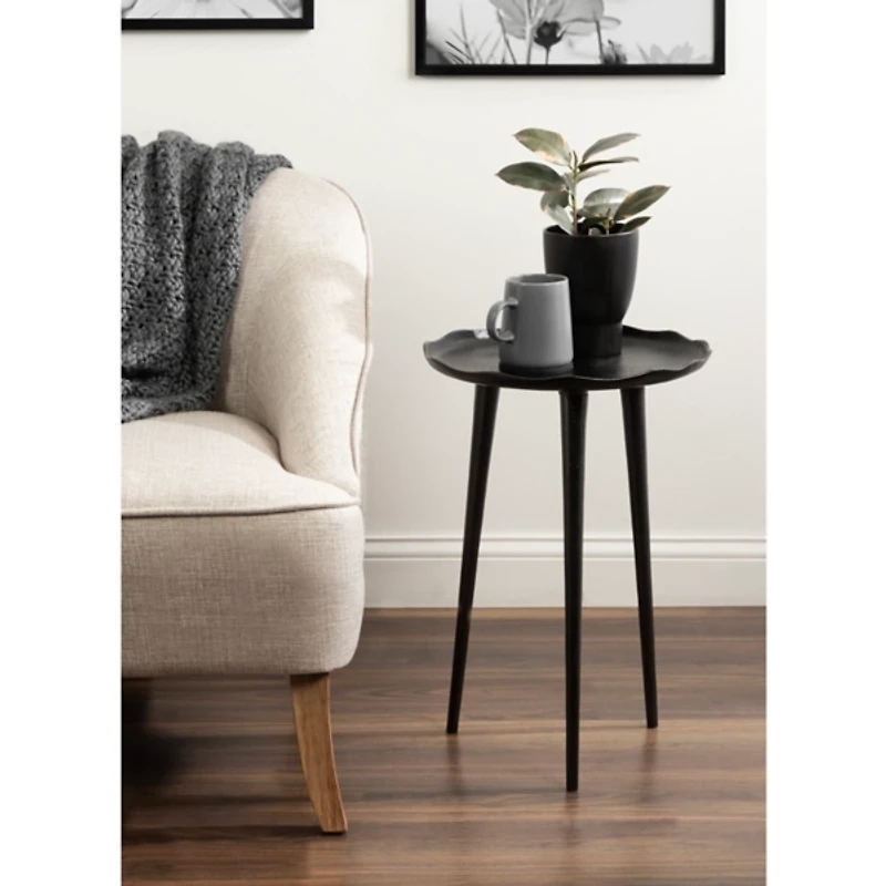 Black Metal Deckled Edge Round Side Table