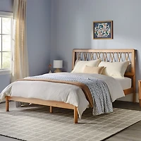 Caramel Wood Spindle Headboard Queen Bed