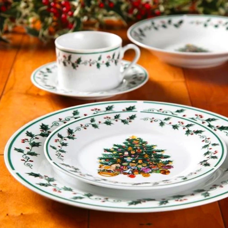 Christmas Tree Trimming 16-pc. Dinnerware Set