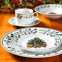 Christmas Tree Trimming 16-pc. Dinnerware Set