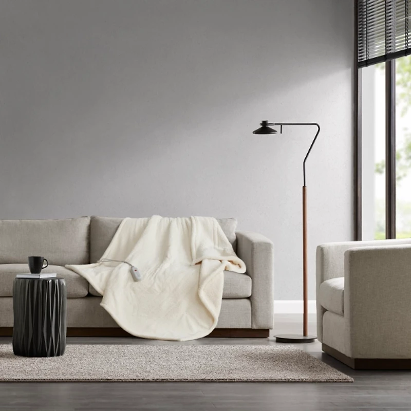 Dreamy Soft Heated Throw