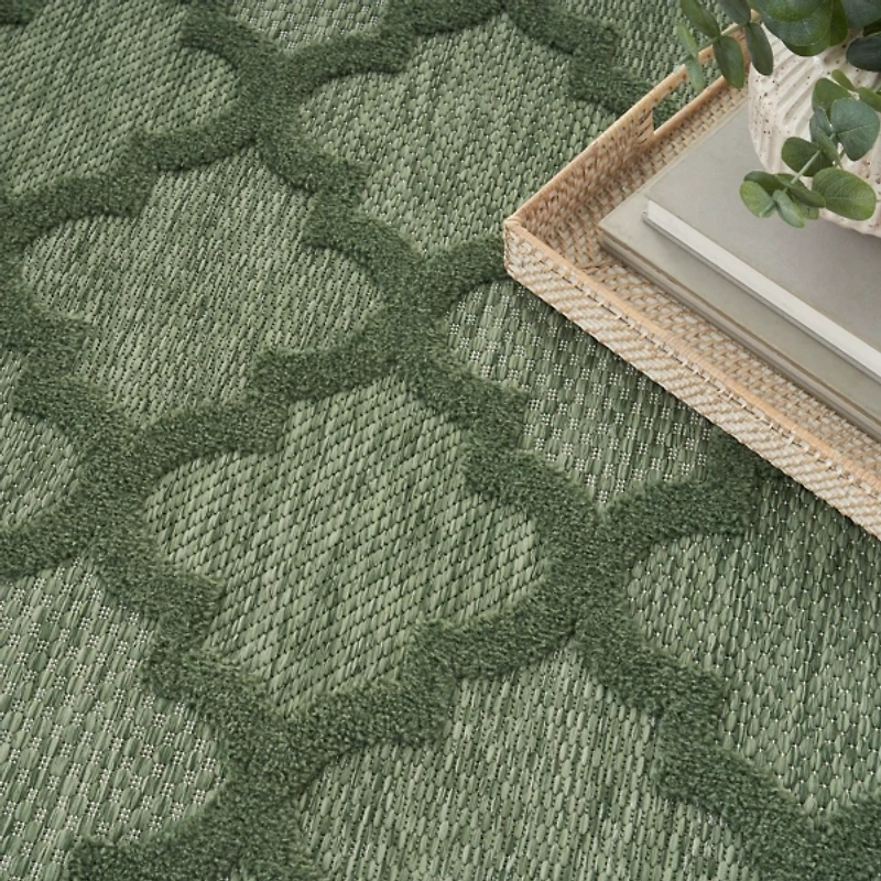 Green Raised Trellis Outdoor Rug