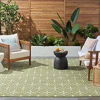 Green Quatrefoil Indoor/Outdoor Rug