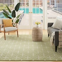 Green Quatrefoil Indoor/Outdoor Rug