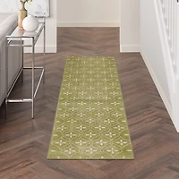 Green and Ivory Quatrefoil Indoor/Outdoor Runner