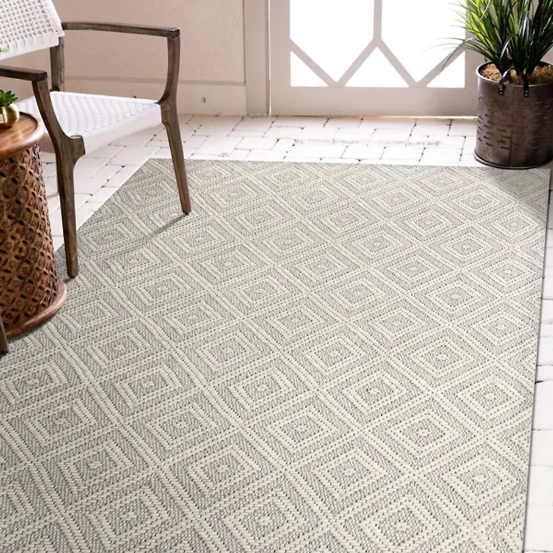 Bergen Diamond Ivory Area Rug, 5x8