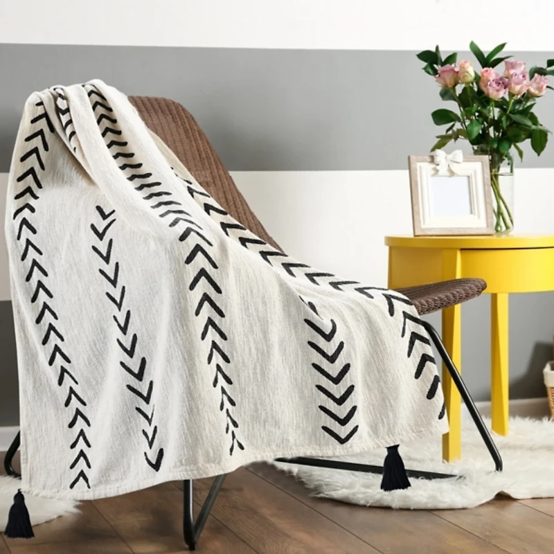 Black and White Handmade Chevron Throw Blanket