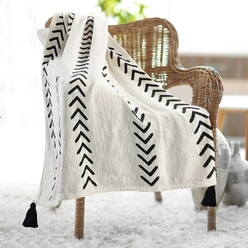 Black and White Handmade Chevron Throw Blanket